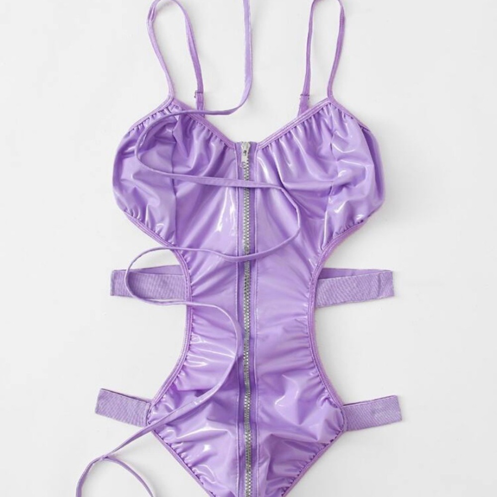 Clothes - Picture 6 of 15